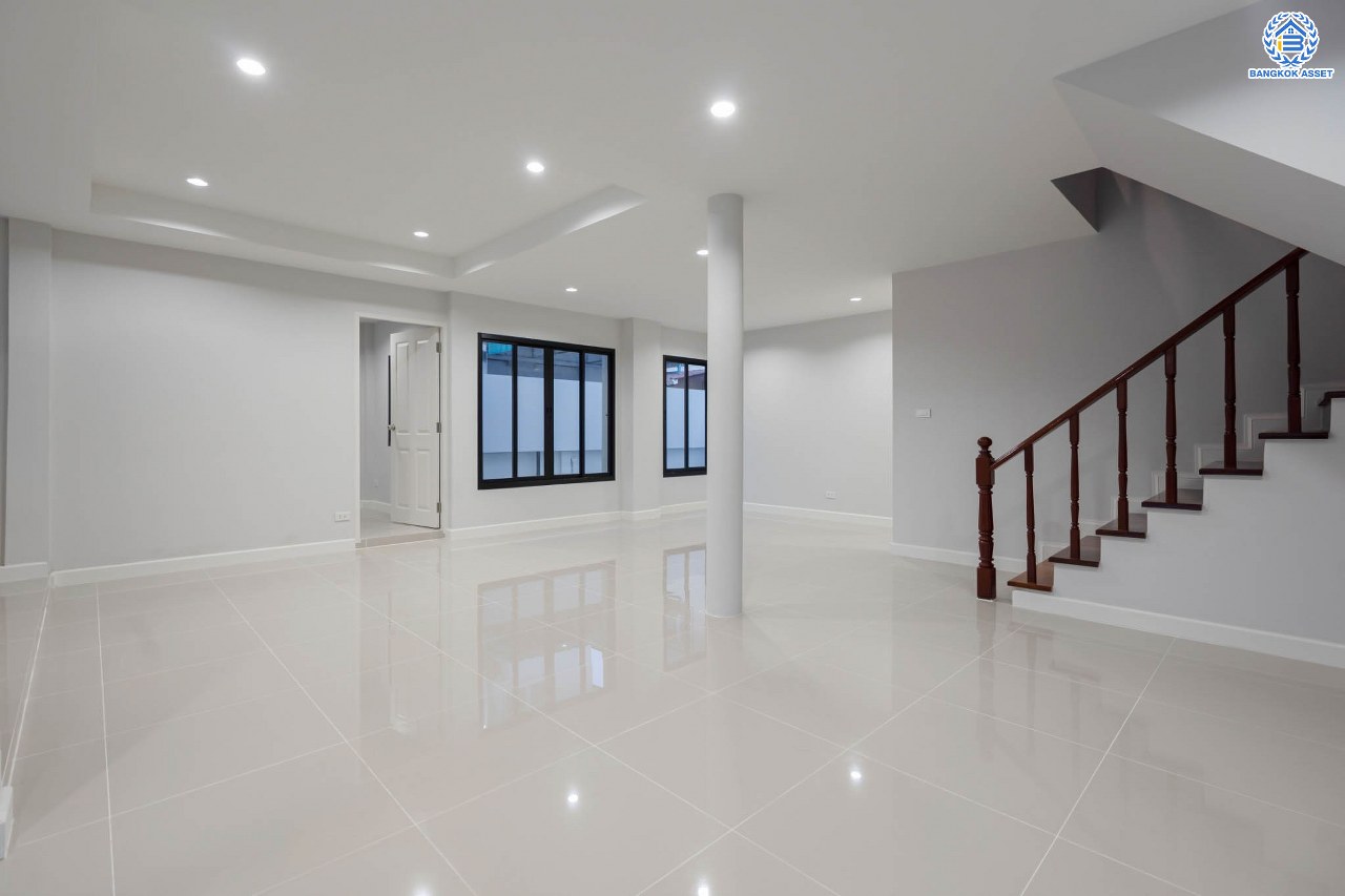 บ้านมือสองตกแต่งใหม่ ม.อักษรา พุทธมณฑลสาย3 ตกแต่งหรูหรา เนื้อที่ 55 ตร.ว. ฟังก์ชัน 3 ห้องนอน 3 ห้องน้ำ จอดรถได้ 2 คัน บนทำเลเชื่อมต่อเมือง ใกล้เซ็นทรัลศาลายา, ม.มหิดล ทางคู่ขนานลอยฟ้าบรมราชชนนี และรายล้อมด้วยสิ่งอำนวยความสะดวกครบ!